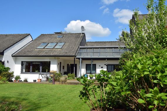 Individuelles Wohnhaus mit schönem Garten und Galerie in ruhiger Lage von 41334 Nettetal-Lobberich